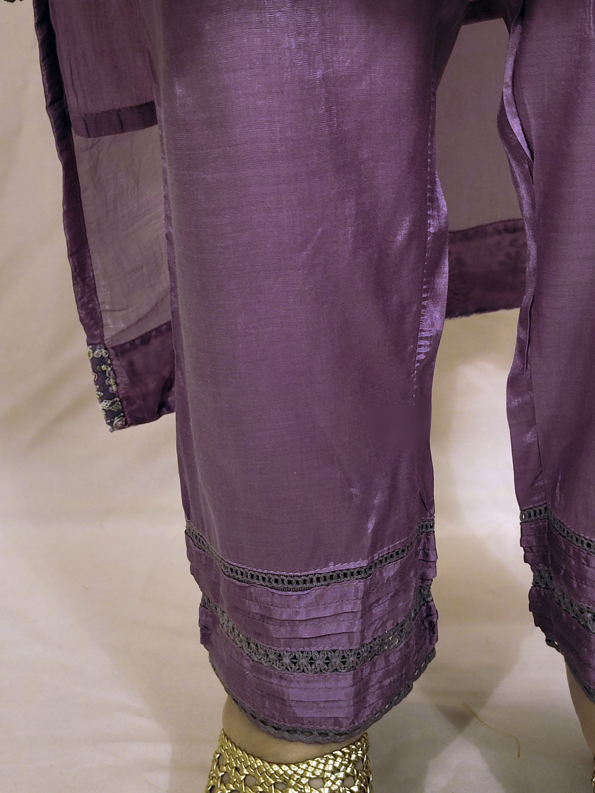 Purple Tissue Kurti Pant Dupatta Set. Beautiful thread embroidery on kurti and sleeves. Crushed Organza Dupatta.