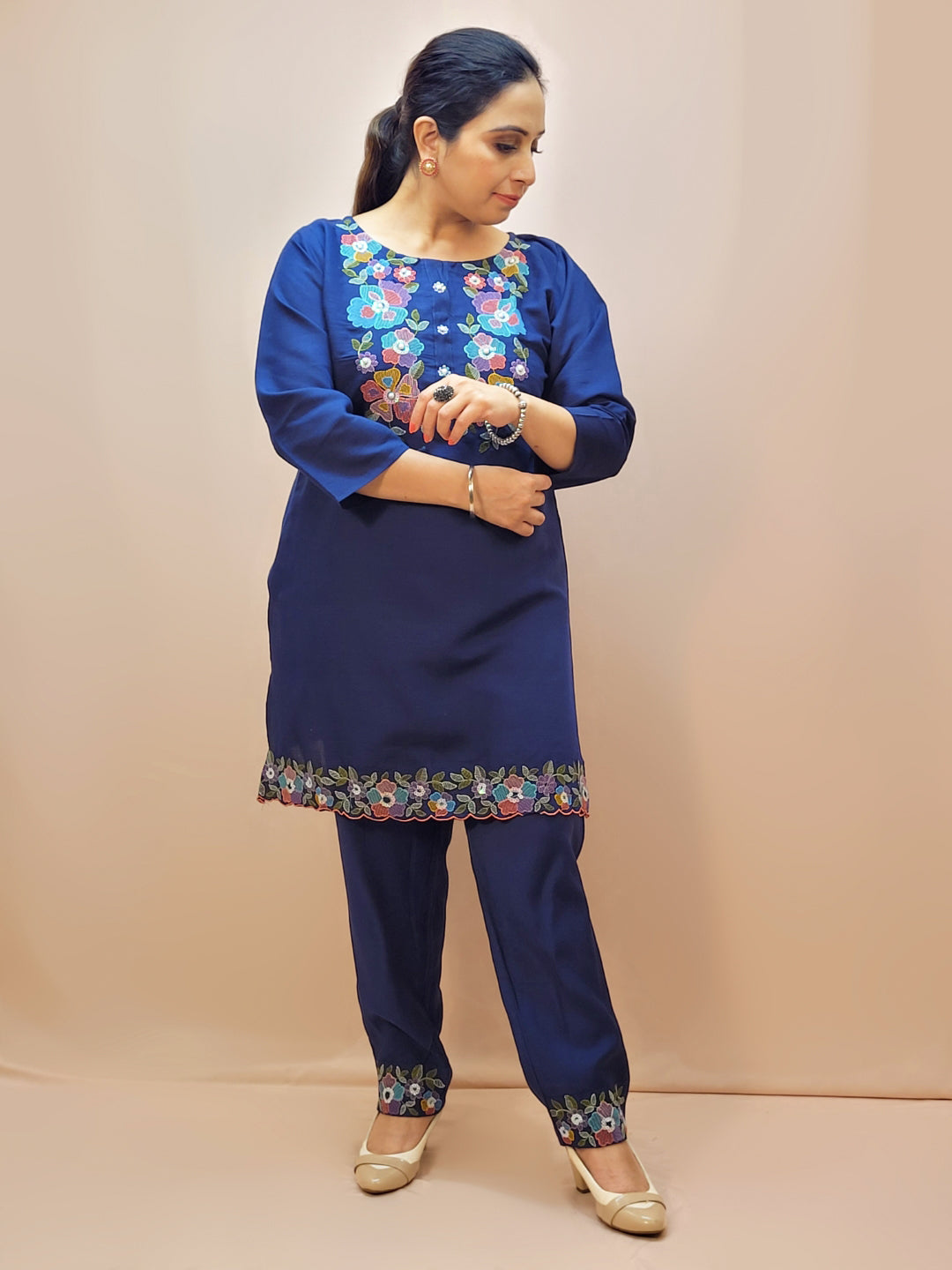 Stylish Indian Co-ord Set for festivals and light parties.. Beautiful Resham embroidery on Kurta and trouser.