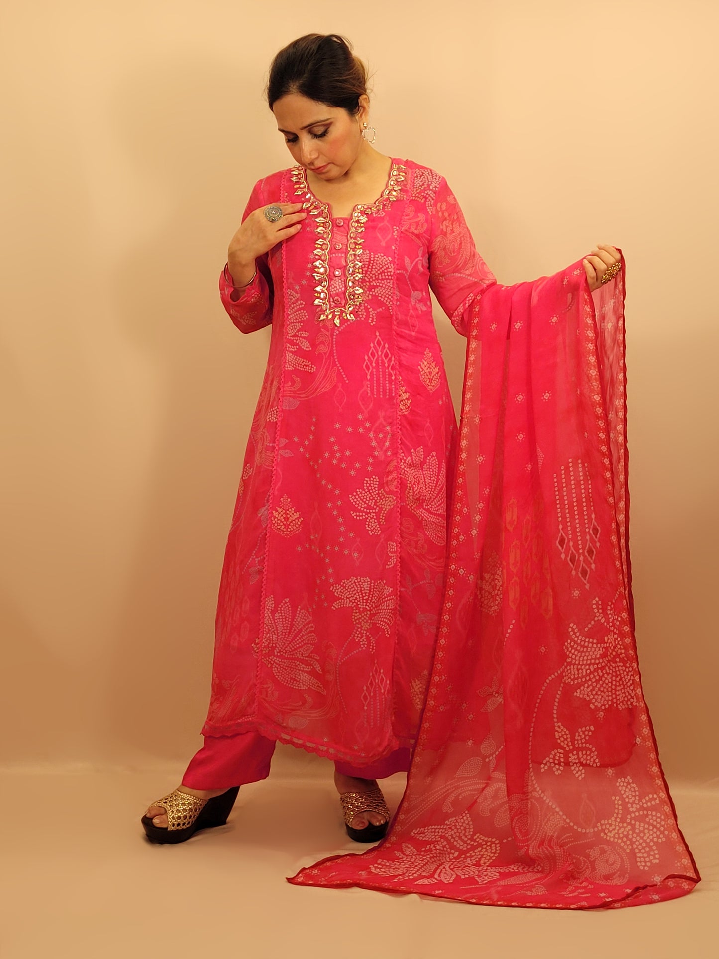 Pink Organza Kurti pant Dupatta Set. Chunri Print. Gota work on neckline.